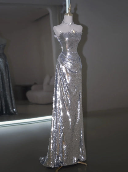 Glitzerndes, trägerloses, silbernes Pailletten-Abendkleid im Meerjungfrauenstil – ein beeindruckendes Outfit für den 19. Geburtstag (Modell N239)