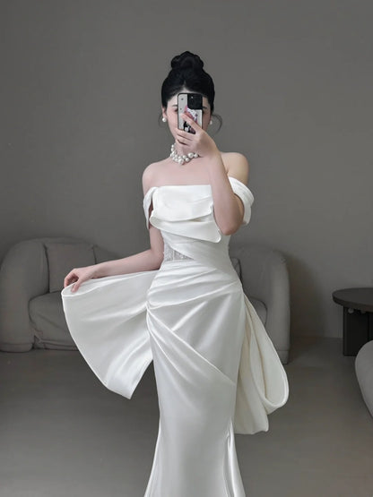 Robe de mariée sirène classique en satin blanc à épaules dénudées et manches courtes, robe de mariée d'été N235
