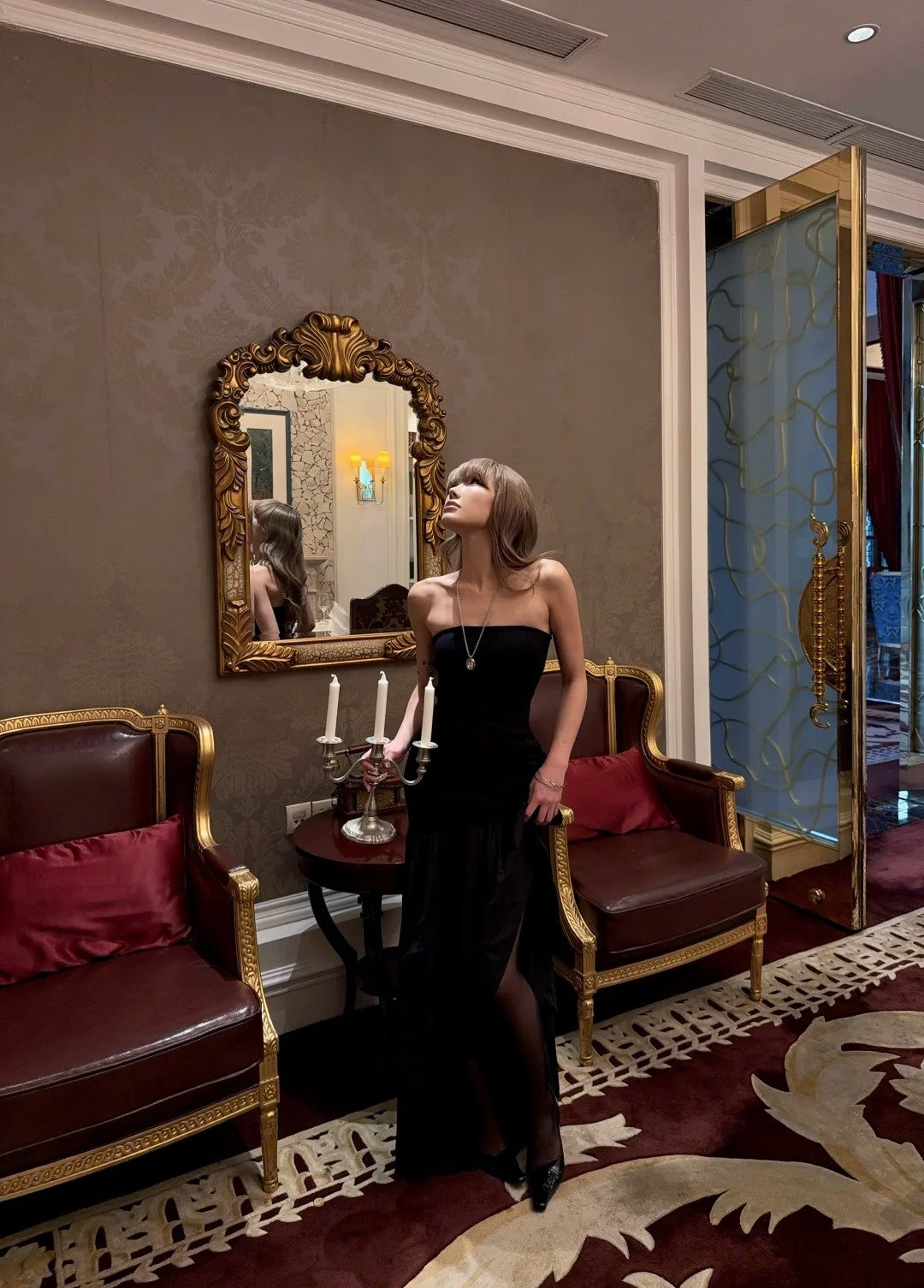 Robe de bal longue sirène noire intemporelle sans bretelles à volants en satin, inspiration robe semi-formelle N699