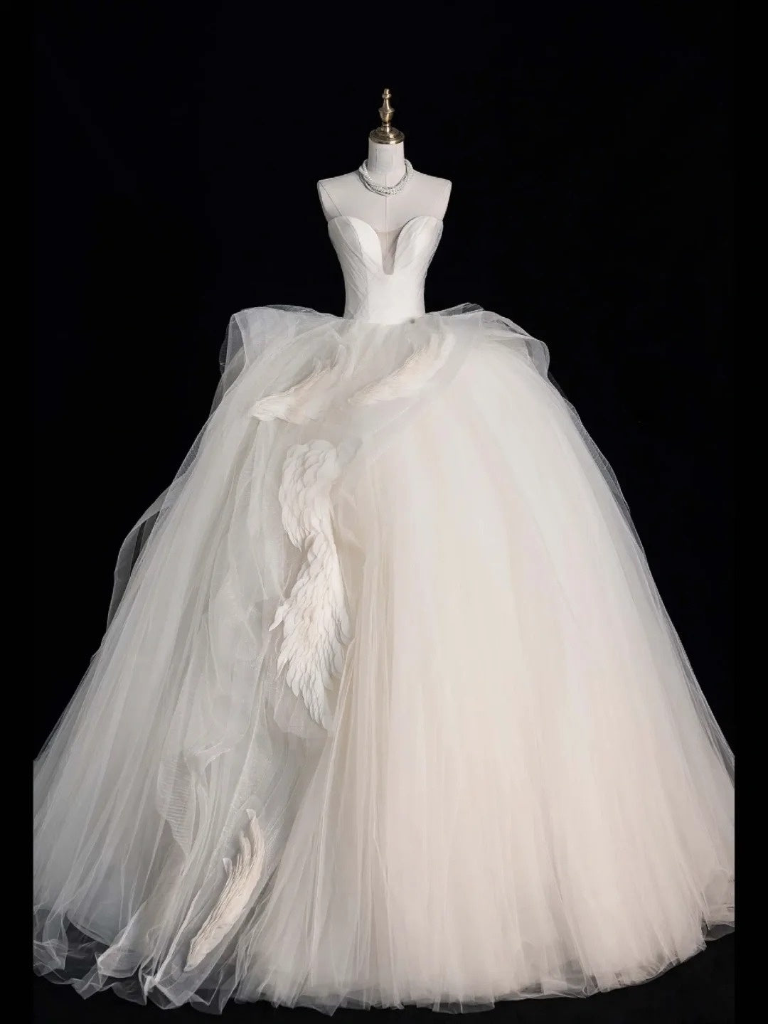 Robe de bal sobre en tulle blanc, décolleté cœur, longue robe de mariée féérique d'automne N675