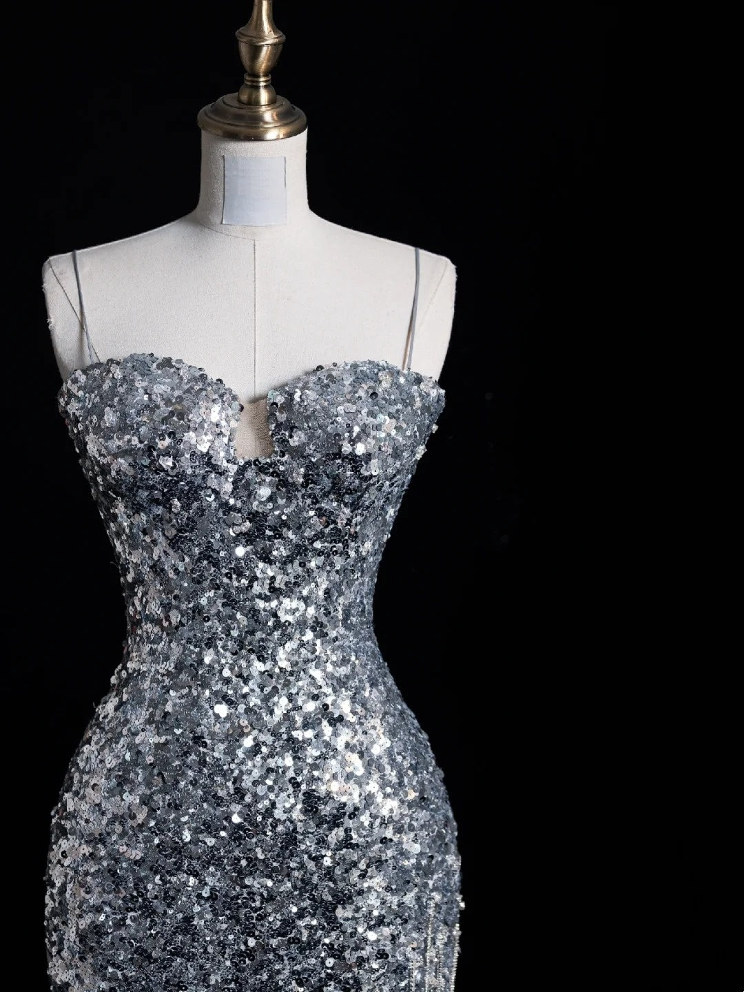 Robe de bal de fin d'année sirène chic à bretelles spaghetti et sequins gris argentés, robe longue de soirée pour lycéennes N1269