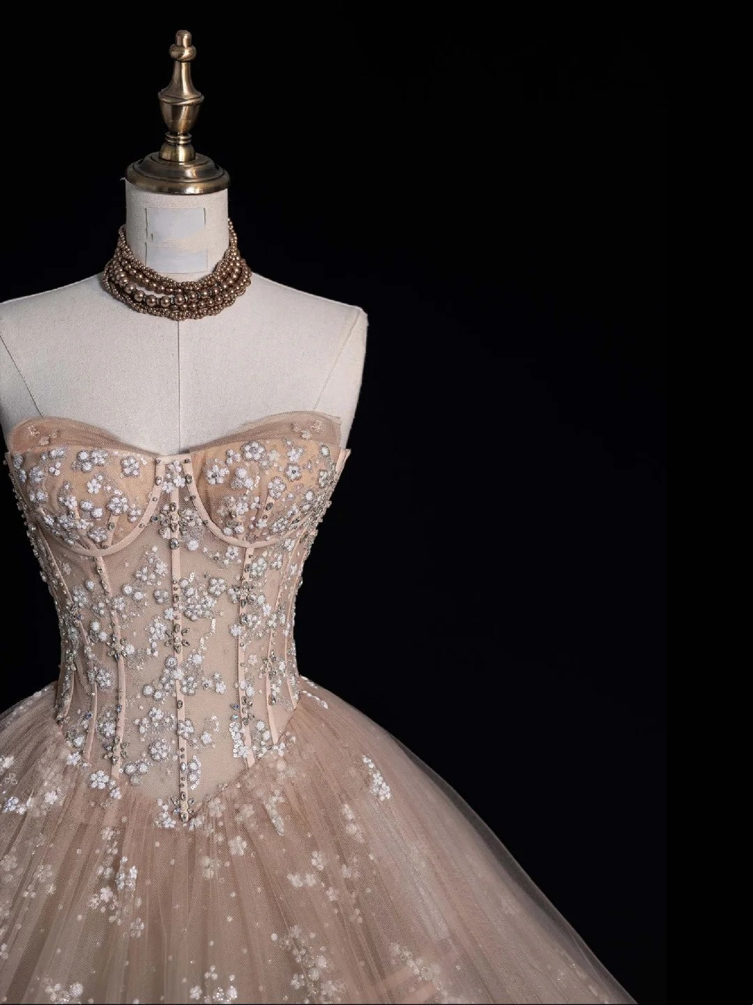 Robe de bal bustier champagne sans manches avec application en tulle, longue robe de quinceañera, tenue d'anniversaire pour les 15 et 16 ans N1076