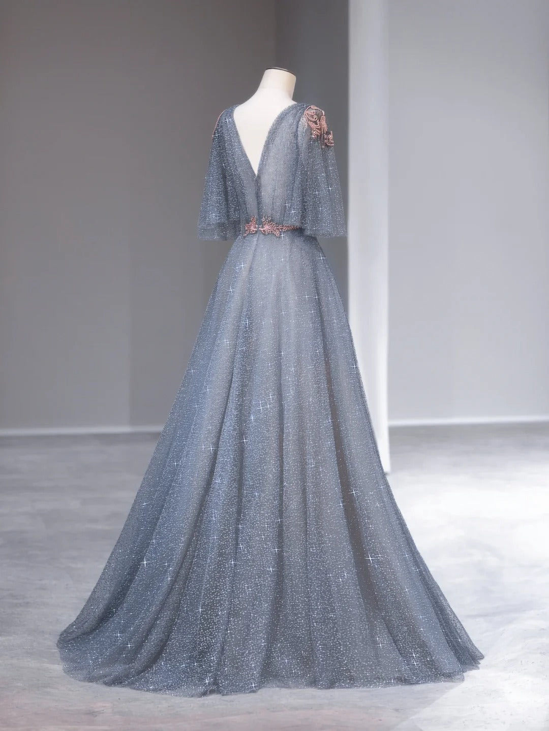 Robe de bal col en V tulle bleu poudré sans manches avec perles Robes de soirée Tenues de cérémonie RB3983