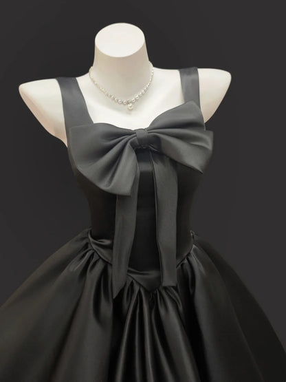 Wunderschönes Ballkleid mit eckigem Ausschnitt, kleinem schwarzem Kleid mit Schleife, Satin, 12. Klasse, kurze Minilänge, ästhetische Abschlussballkleider RB4362