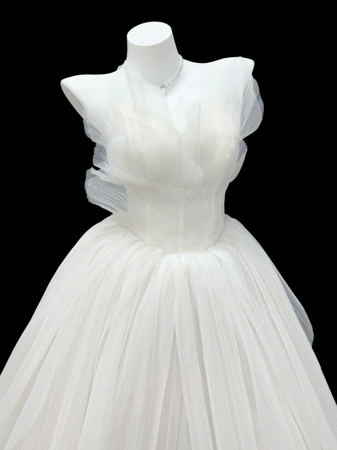Chic Wedding Dresses Ball Gown Strapless Sleeveless Garden White Tulle Vintage Wedding Dress N4550