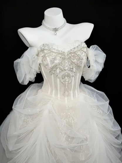 Elegantes Ballkleid schulterfrei, weißer Tüll mit Perlenstickerei, Rüschen, Hochzeitskleid, langes Brautkleid RB4455