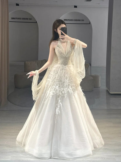 Wunderschöne Ballkleider für den Abschlussball, Neckholder, Tüll mit Perlen und Federn, langes Abendkleid N2927