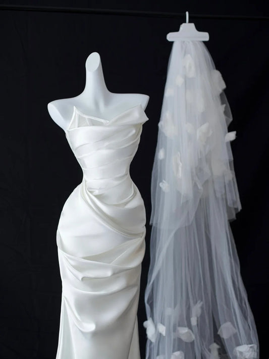 Robes de mariée sirène simples sans bretelles en satin blanc avec volants, longue robe de mariée N2952