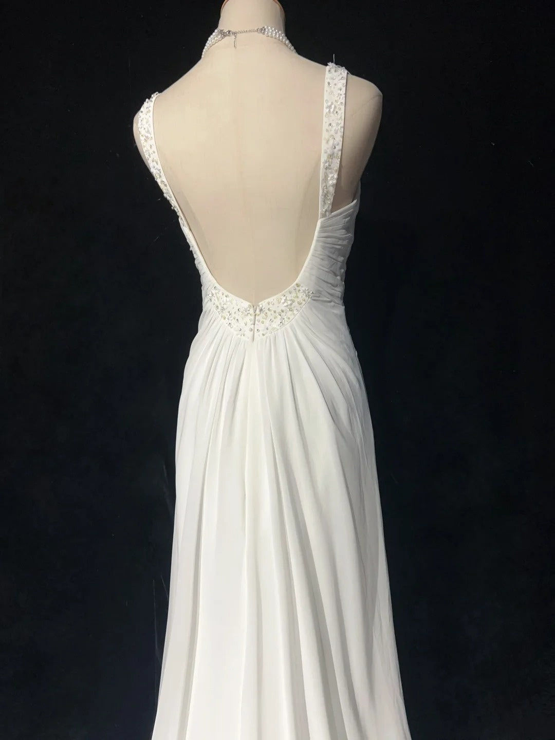 Robes de bal blanches simples, coupe trapèze, col en V, mousseline sans manches avec perles, robe de soirée semi-formelle N3820