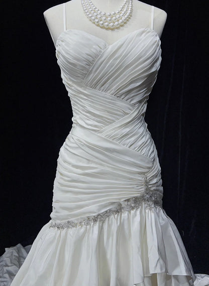Robes de Mariée Uniques Sirène Bretelles Fines Plage Boho Satin Avec Couches Étages Robe de Mariée Longue Blanche N3612