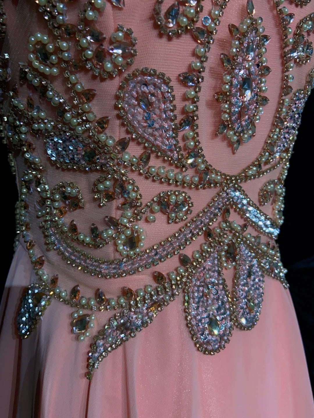 Robes de bal modestes trapèze licou en mousseline rose avec perles, longues tenues de soirée N3464