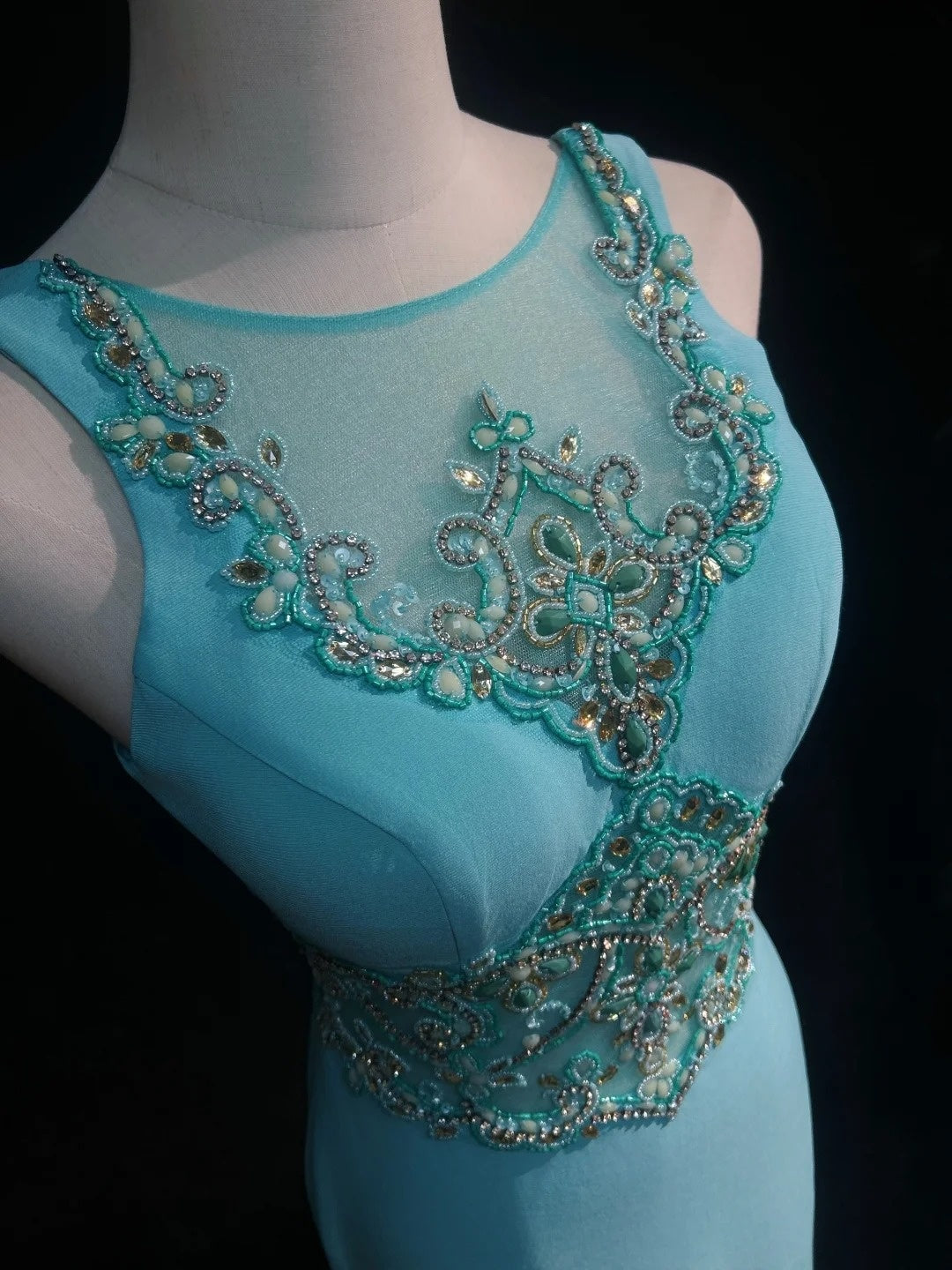 Jolies robes de bal de fin d'année courtes mini en satin bleu clair col rond N2441
