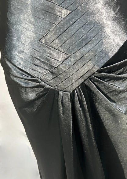 Bescheidene Abschlussballkleider Meerjungfrau Neckholder Schwarz Satin mit Rüschen Lange Abendkleider N3466