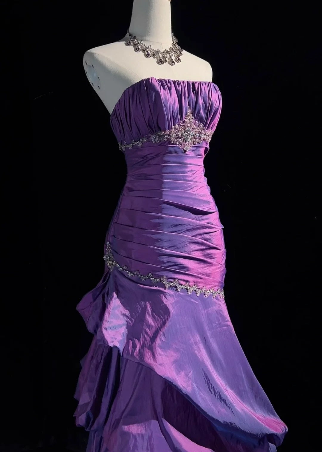 Vintage Abschlussballkleider Meerjungfrau Trägerlos Taft Lila Mit Perlen 1980er Jahre Langes Abendkleid N2625