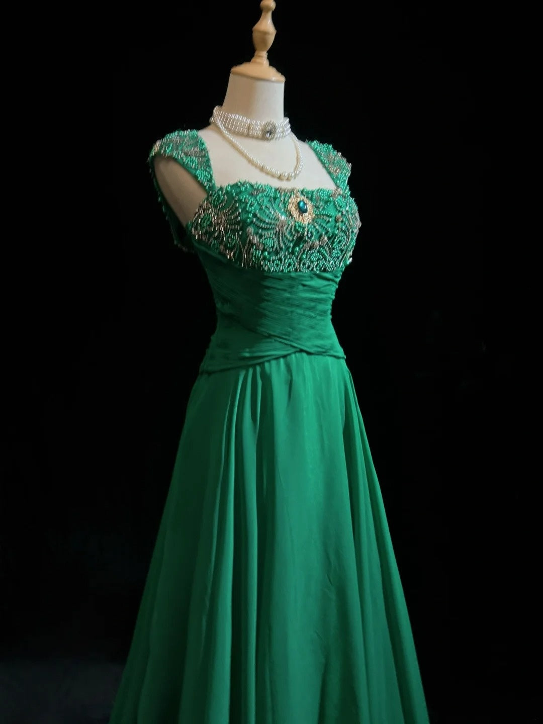 Robes Esthétiques de Bal Vintage Ligne A sans Bretelles en Mousseline Verte avec Perles Longue Robe de Soirée N3027