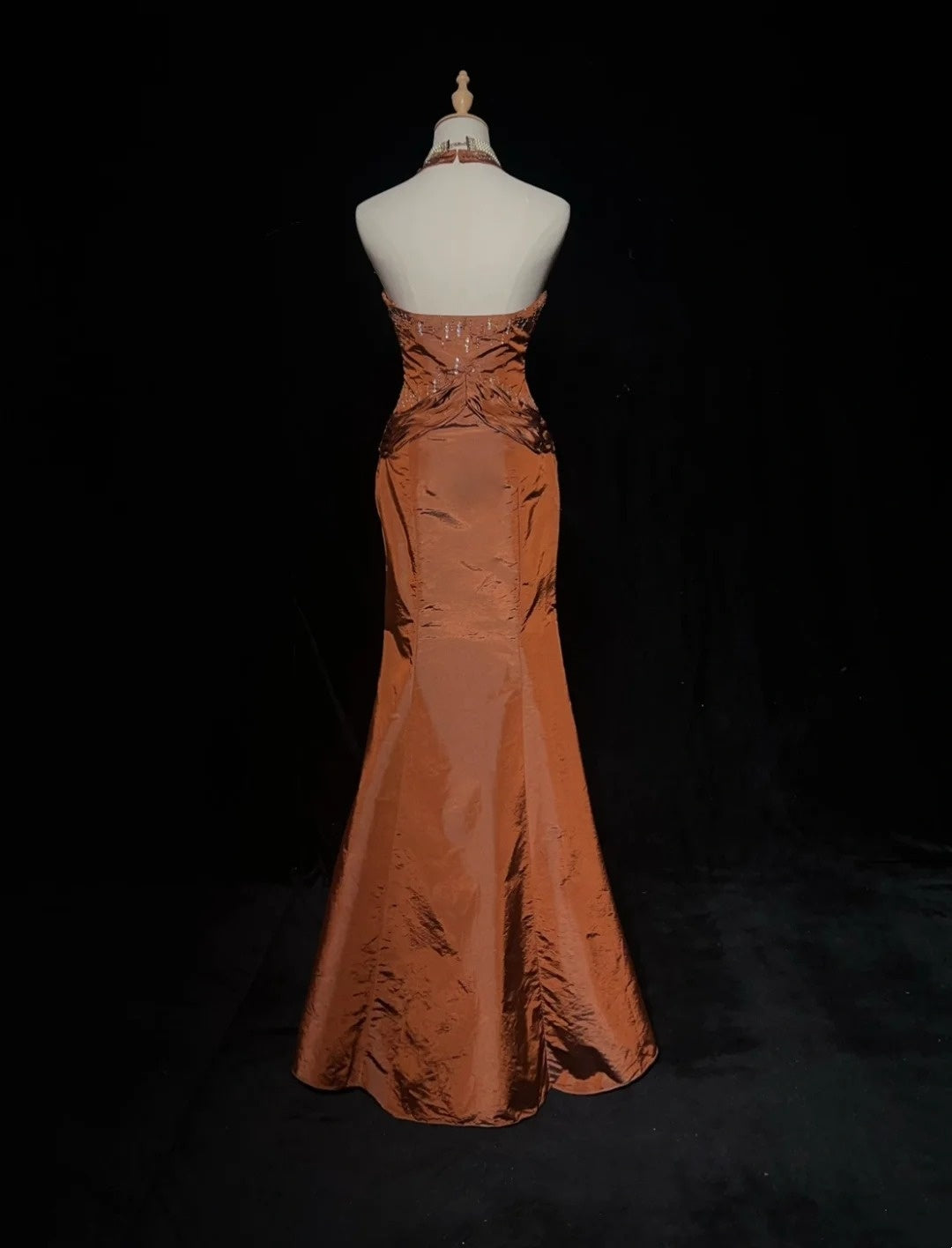 Robes de bal vintage Sirène Halter Orange Taffetas Avec Perles Robe de soirée longue années 90 N2917