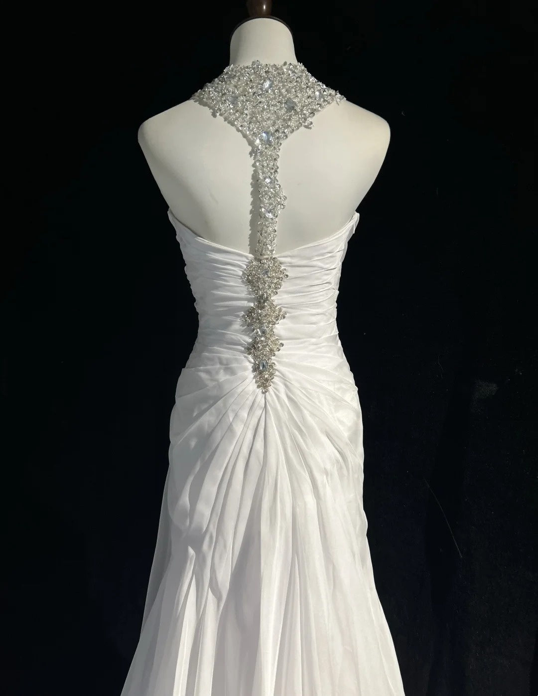 Zeitlose Hochzeitskleider Meerjungfrau Neckholder Chiffon Weißer Satin mit Perlen Lange Brautkleider N3474