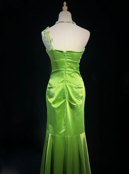 Robes de bal vintage Sirène Asymétrique Satin Vert Clair Perlé Robe Longue de Soirée N2450