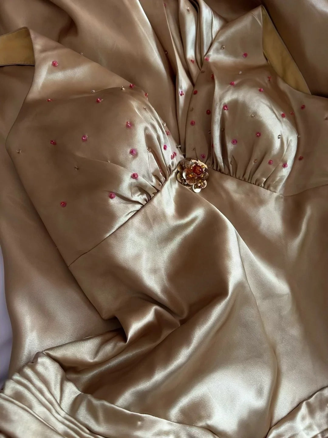 Charmante Abschlussballkleider Meerjungfrau Neckholder Gold mit Perlen Lange formelle Abendkleider N3693