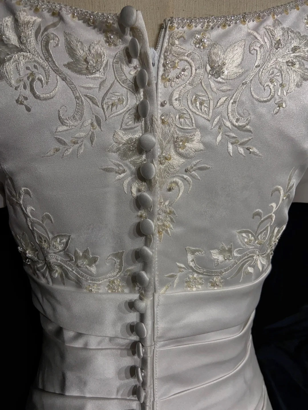 Robes de mariée intemporelles sirène col carré en satin blanc avec manches perles longue robe de mariée N3443