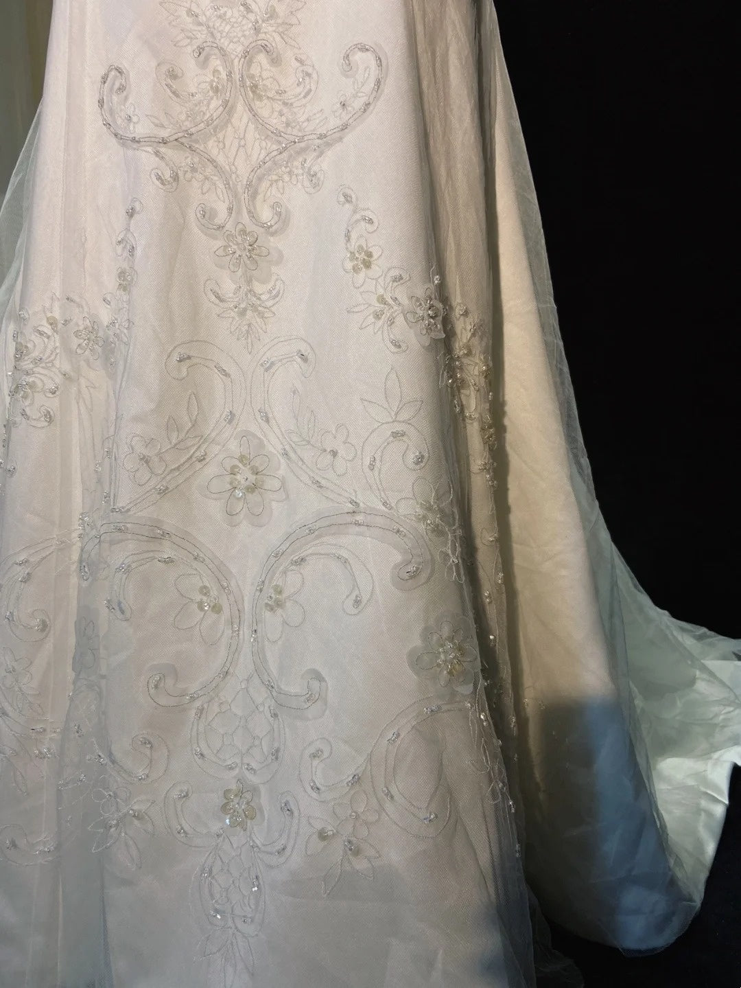 Einzigartige Hochzeitskleider Meerjungfrau Trägerlos Satin mit Applikationen Weiß Lang Brautkleid N3402