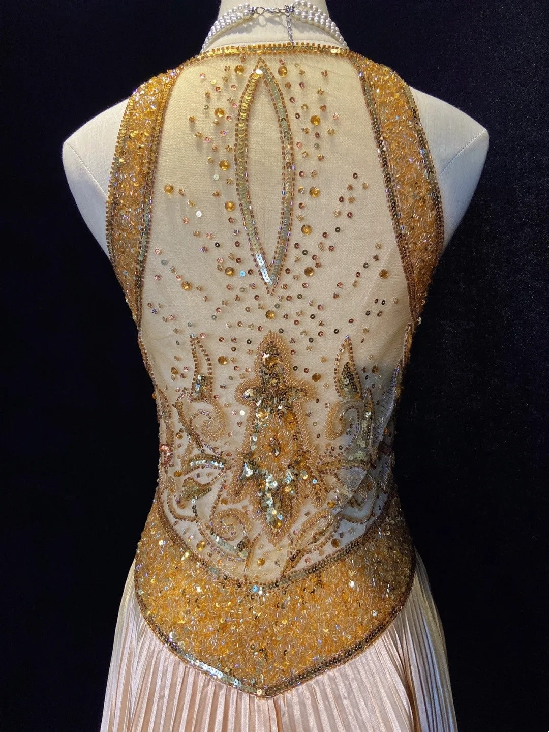 Vintage Abschlussballkleider 80er Jahre A-Linie Neckholder Ärmellos Gold mit Perlen Semi Formale Abendoutfits N3610