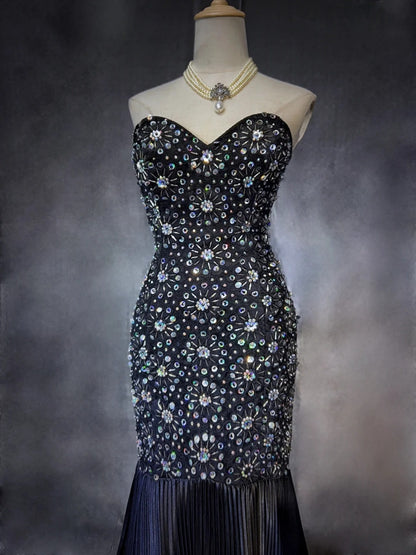 Vintage Ballkleider 90er Meerjungfrau Herz-Ausschnitt Satin Black Tie mit Silberperlen Rüschen Lang Semi Formal Abendkleid N3671