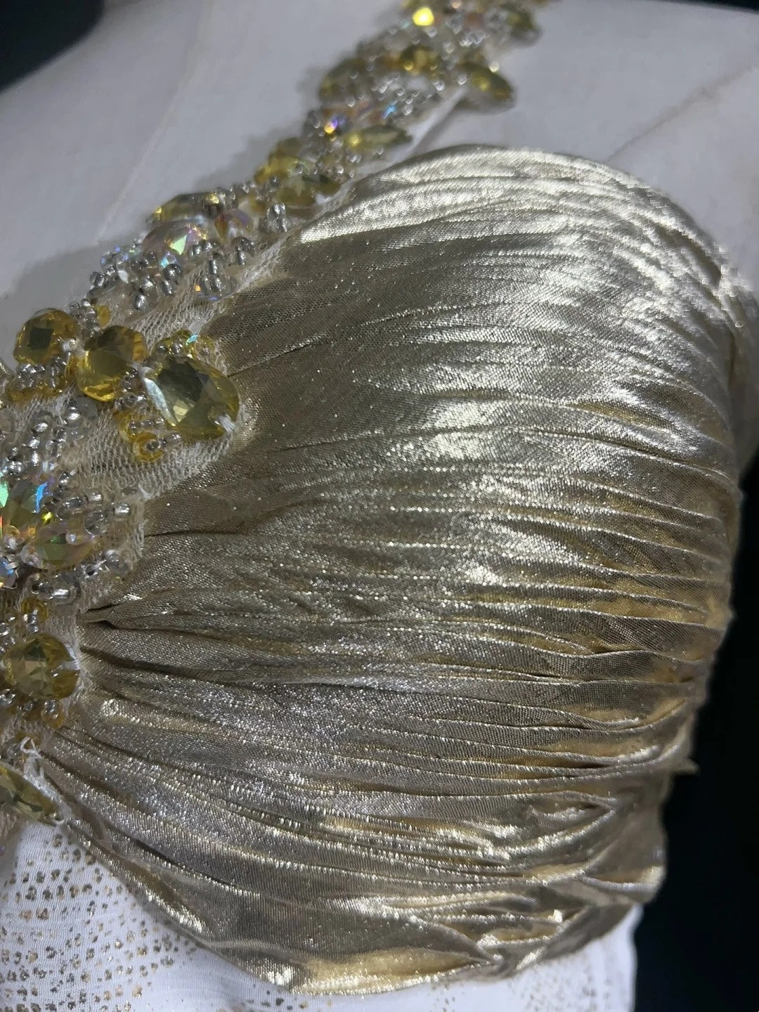 Elegante Ballkleider A-Linie One-Shoulder Gold-Oberteil Satin mit Rüschen Lang Formelles Abendkleid N2913