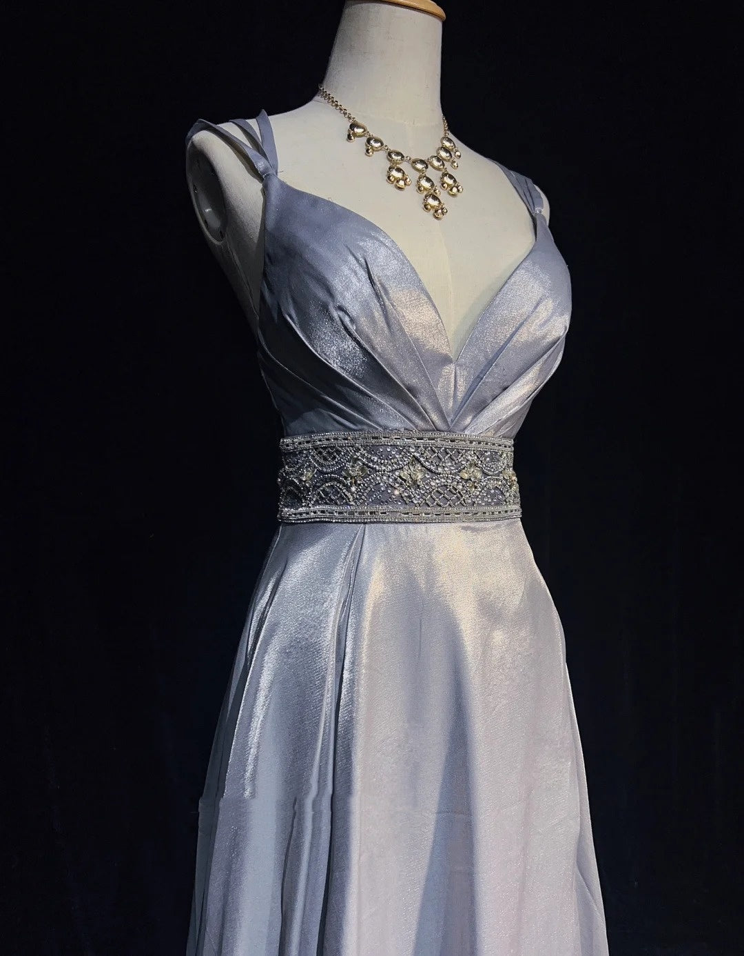 Robes de bal modestes trapèze à fines bretelles en satin gris, longues tenues de soirée formelles N3617