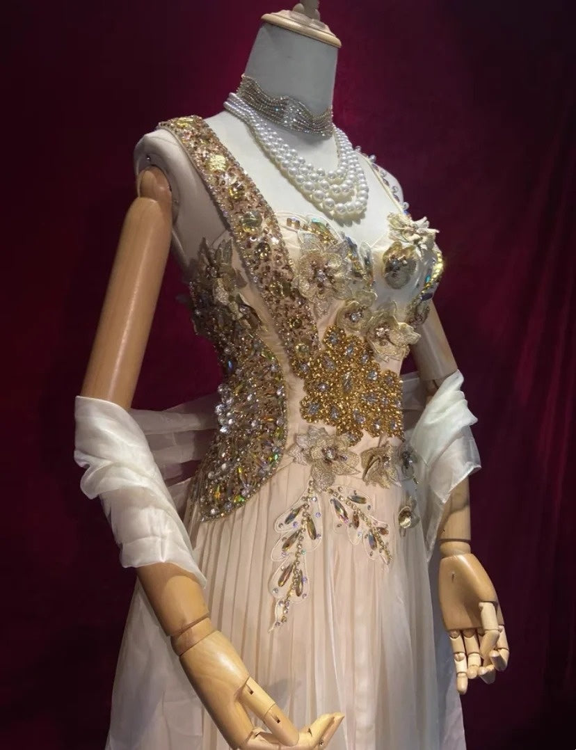 Wunderschöne Abschlussballkleider A-Linie Spaghettiträger Helles Champagner Chiffon Mit Umhang Lange Abendkleider N3439