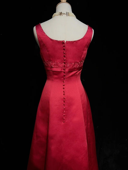 Vintage Abschlussballkleider Inspo A-Linie, eckiger Ausschnitt, roter Satin, 80er Jahre, lange Ballkleider mit Umhang N2857