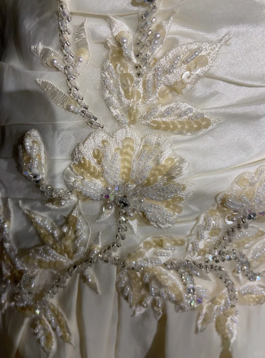 Einzigartige Brautkleider Meerjungfrau Spaghettiträger Elfenbein Mit Rüschen Spitze Langes Brautkleid N3624