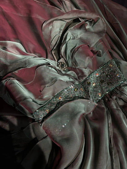 Elegante Abschlussballkleider A-Linie V-Ausschnitt Grün Stufenlagen Chiffon Mit Rüschen Langes Abendkleid N2897