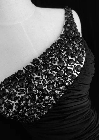 Vintage Abschlussballkleider Meerjungfrau One-Shoulder Black Tie Kleid Chiffon 70er Jahre mit Perlen Rückenfrei Langes Abendkleid N2522