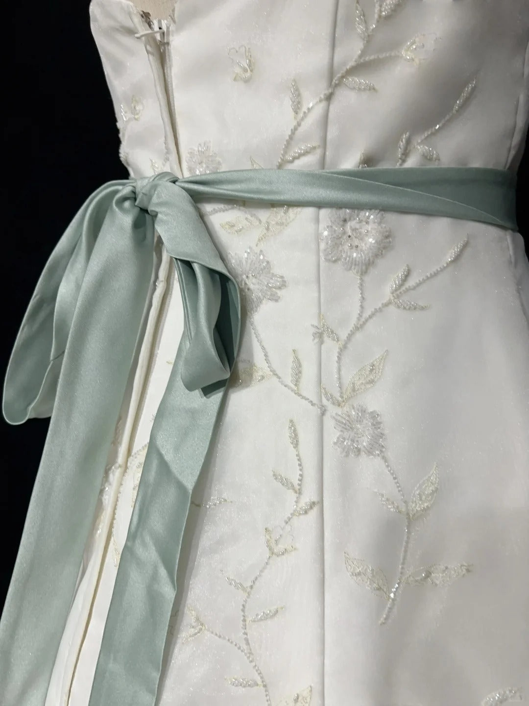 Einzigartige Hochzeitskleider A-Linie Trägerlos Weiß mit Perlen Sommergarten Langes Brautkleid N3676