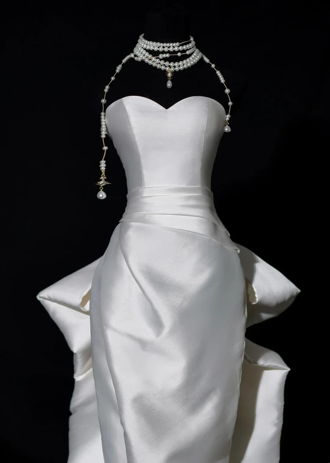 Robe de mariée fourreau unie, décolleté cœur, en satin plissé, robe de mariée longue et ajustée AB2530