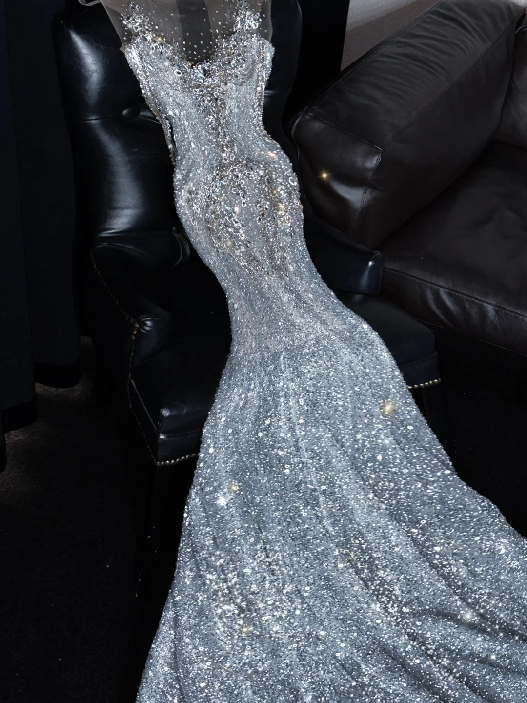 Funkelndes Brautkleid im Meerjungfrauenstil mit silbernen Pailletten, langes, figurbetontes Brautkleid N1352