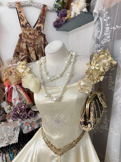 Robes de bal élégantes Col carré en satin doré sans manches Longues tenues de soirée formelles N3773