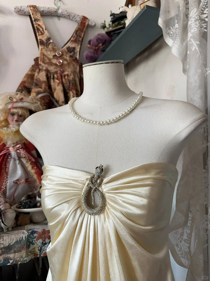 Robe de bal de fin d'année/anniversaire courte en satin champagne, coupe trapèze simple, bustier cœur, Ref. N3718