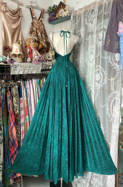 Flamboyant A line Halter Green Sequined Date Night Evening Outfit Formal Prom Dresses RB5299