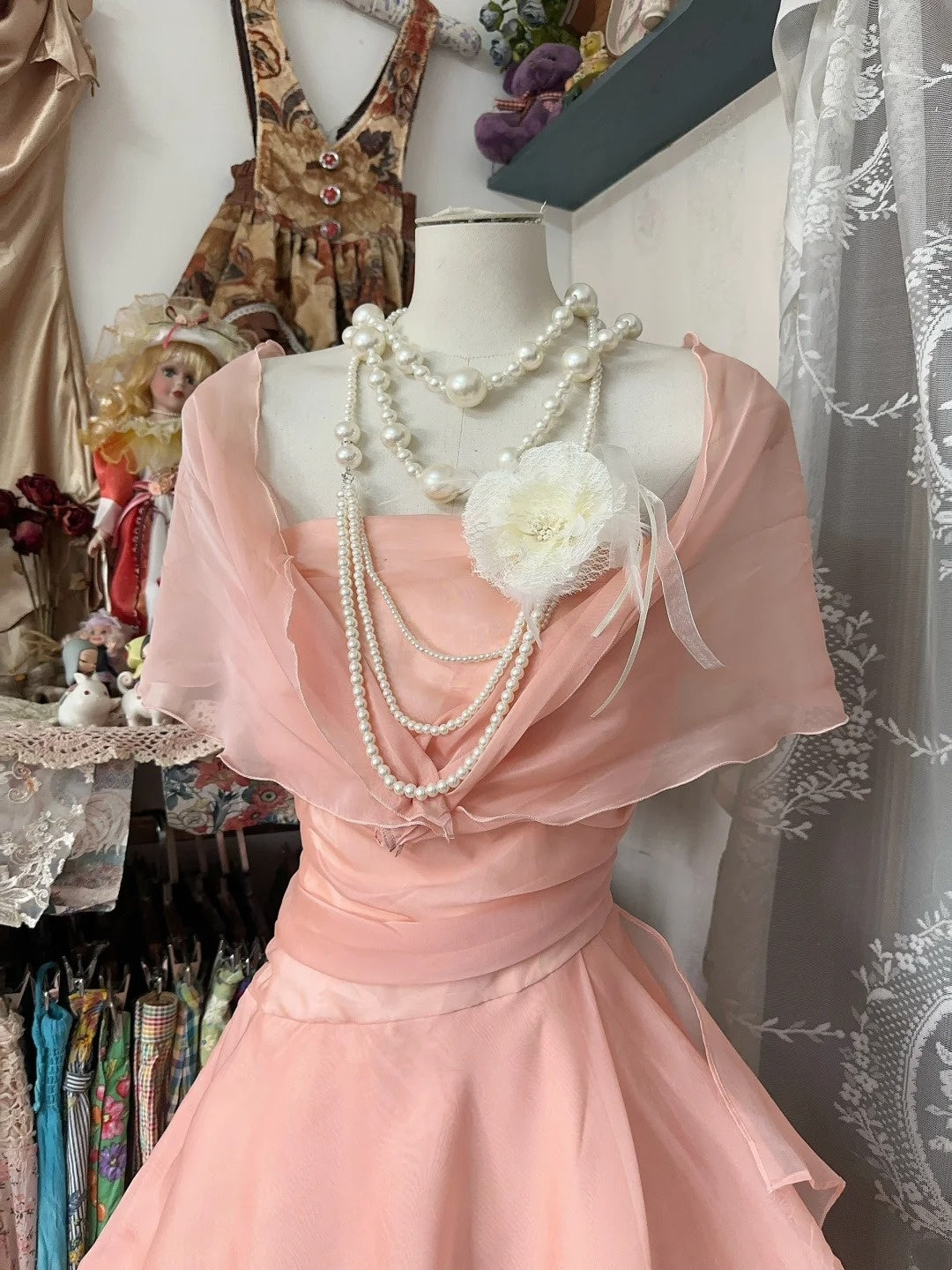 Robe de soirée bustier courte en mousseline rose coupe trapèze vintage pour bal de promo, anniversaire ou retour au lycée N3720