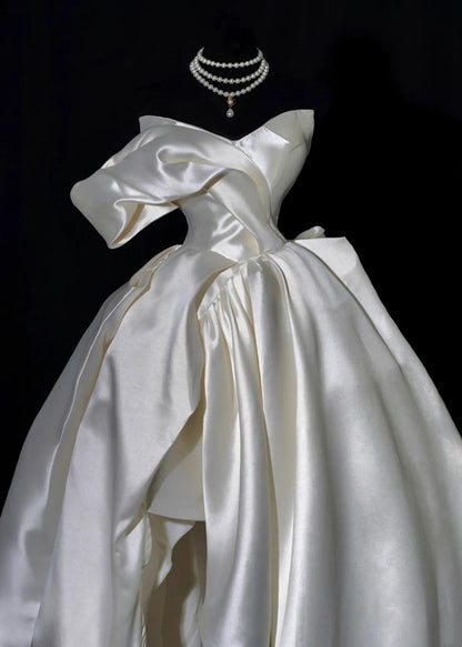Classic Wedding Dresses Ball Gown Sweetheart Satin High Low Brides Dress Fitted Bridal Gowns AB2533
