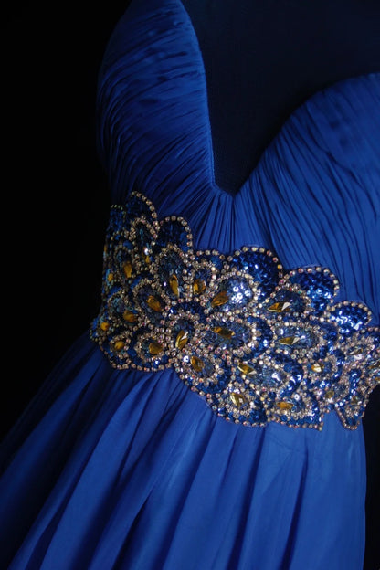 Robe de bal longue rétro années 2000 en mousseline bleu roi, coupe trapèze, col rond, inspiration années 2000, tenue de soirée pour un 19e anniversaire, 500 N