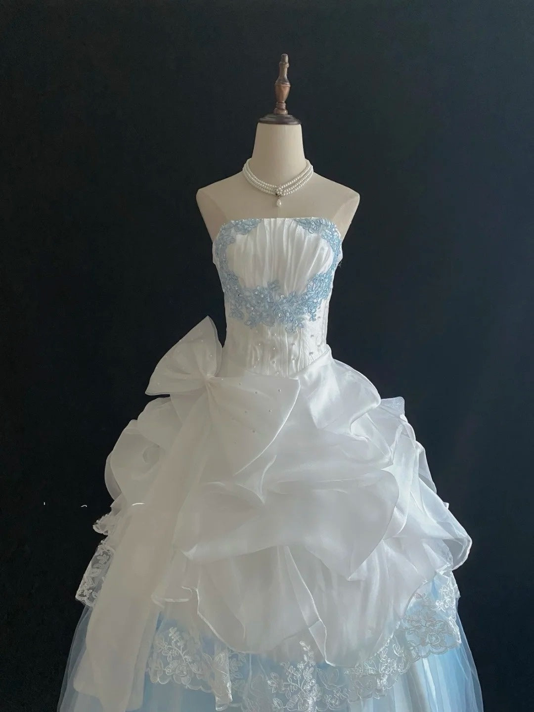 Sweet 15 Quinceanera Dress Ball Gown Strapless Blue With Lace Appliques Tiered 15th Birthday Gown RC0232