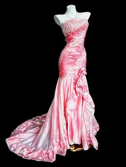 Elegantes Meerjungfrauen-Trägerlos-Ombre-Kleid in Weiß-Rosa, bodenlang, für den Abschlussball, Inspiration für Abendoutfits RB4469