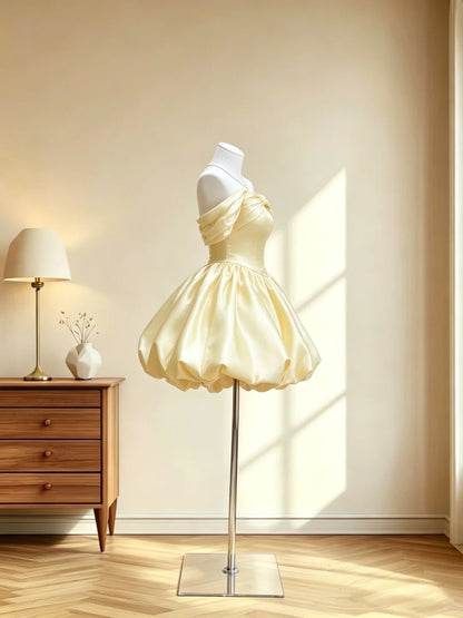 Schöne Outfit-Ideen für Teenager-Mädchen schulterfrei Inspo kurzes gelbes Ballkleid Geburtstagsoutfits Abschlussballkleid RB3062