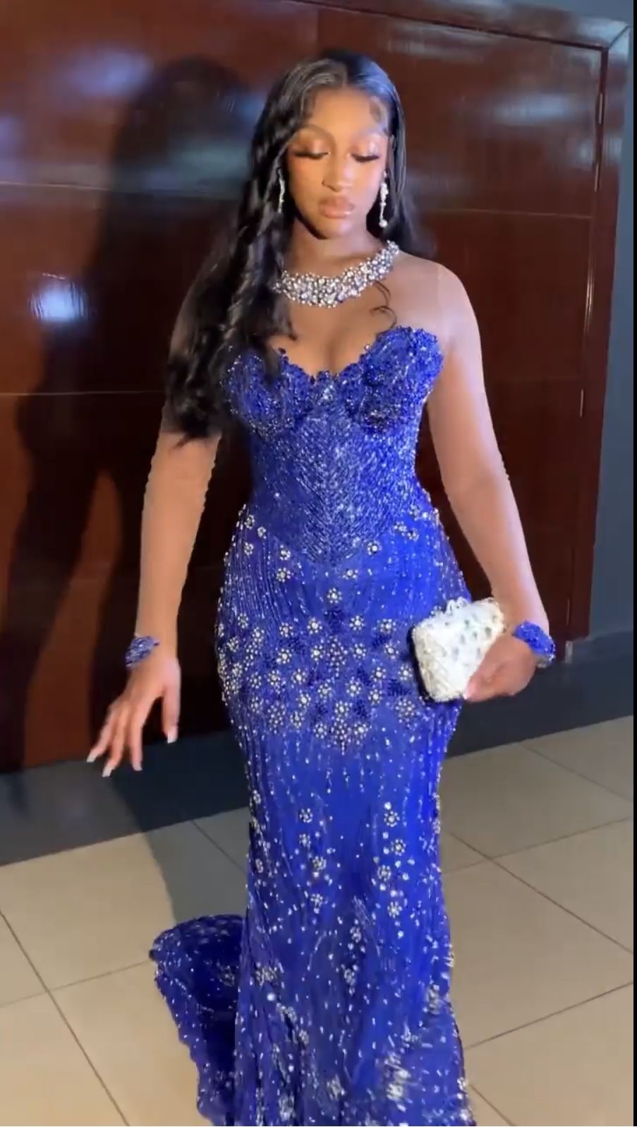 Luxuriöses Meerjungfrauen-Abendkleid mit herzförmigem Ausschnitt, königsblau, Pailletten, perfekt für den 16. Geburtstag, AB1185