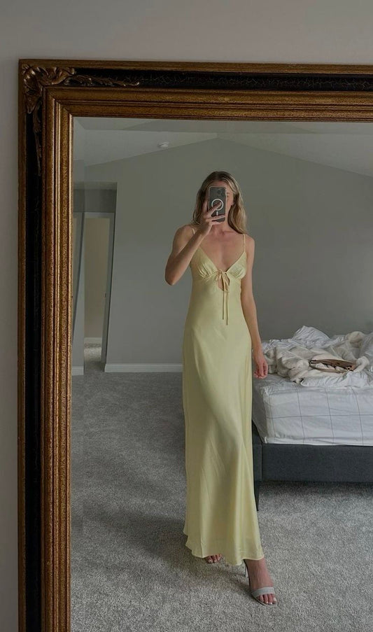 Einfaches, langes, gelbes, seidig-satiniertes A-Linien-Kleid mit Spaghettiträgern, ideal für Sommer, Strand, Abschlussball oder als Hochzeitsgastkleid im Frühling (N1399)