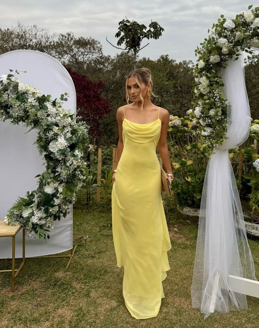 Einfaches, langes A-Linien-Abendkleid mit Rüschen, Spaghettiträgern, gelbem Chiffon, ärmellos, ideal für Urlaub, Hochzeit oder als Gästekleid (Modell N252)