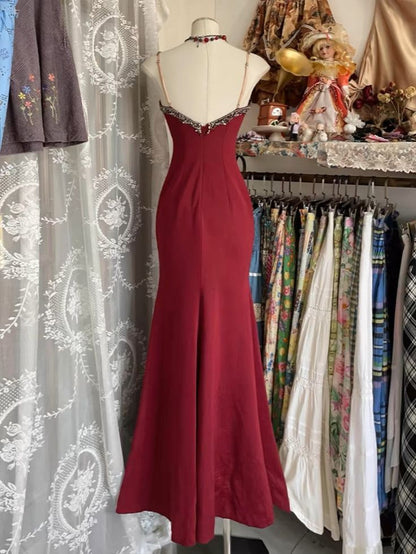 Robe de bal longue bordeaux vintage en dentelle à col en V, style sirène, pour soirée ou danse, référence N535
